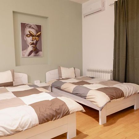 Airmi Hotel Surčin Esterno foto
