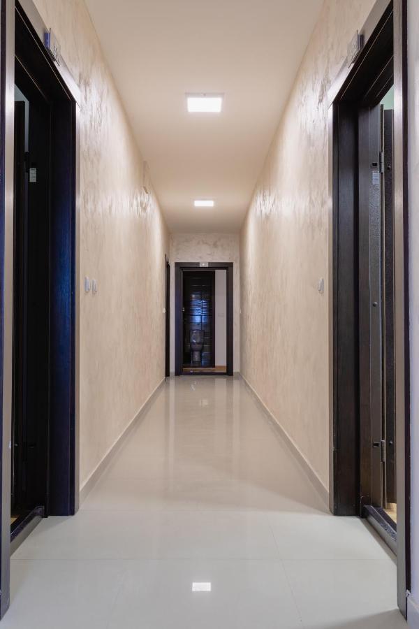 Airmi Hotel Surčin Esterno foto