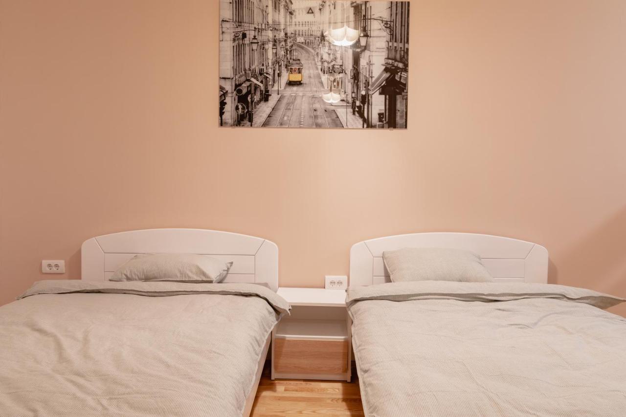 Airmi Hotel Surčin Esterno foto